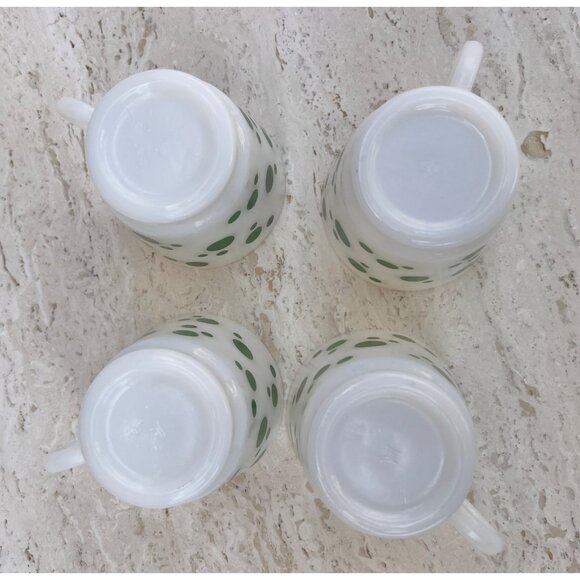 Hazel Atlas Milk Glass Footed Mugs Set Of 4 Green Polka Dot MCM Logo Retro Gift - Picture 5 of 9